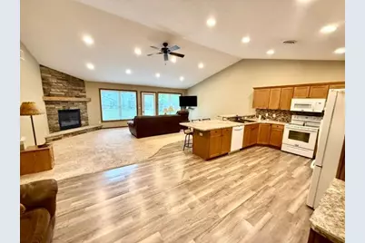 308 Aspenwood Drive, Redwood Falls, MN 56283 - Photo 5