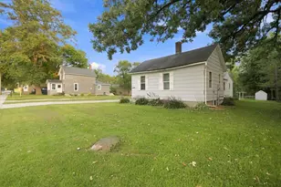 417 7th Ave NW, Waseca, MN 56093 - Photo 1