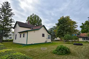 621 1st St E, Thief River Falls, MN 56701 - Photo 31