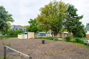 621 1st St E, Thief River Falls, MN 56701 - Photo 33