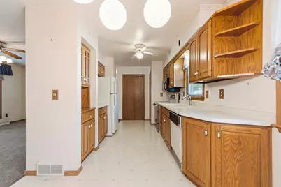 106 Ranch Avenue, Marshall, MN 56258 - Photo 21