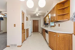 106 Ranch Ave, Marshall, MN 56258 - Photo 21