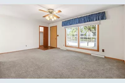 106 Ranch Avenue, Marshall, MN 56258 - Photo 9