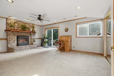 558 Hyde Avenue N, Mahtomedi, MN 55115 - Photo 7