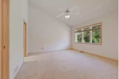 7043 Oak Pointe Curve, Bloomington, MN 55438 - Photo 25