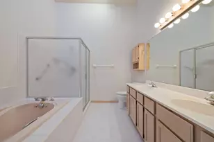 7043 Oak Pointe Curv, Bloomington, MN 55438 - Photo 21