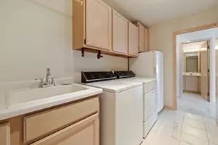 7043 Oak Pointe Curv, Bloomington, MN 55438 - Photo 29