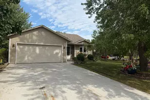 6546 Upper 22nd St N, Oakdale, MN 55128 - Photo 1