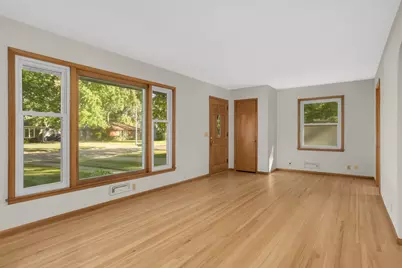 7214 Clinton Avenue, Richfield, MN 55423 - Photo 3