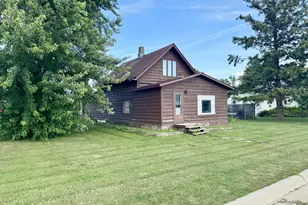 102 5th Ave SE, Baudette, MN 56623 - Photo 1