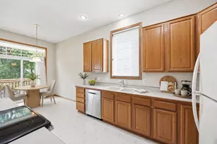 3771 Burgundy Dr, Eagan, MN 55122 - Photo 7