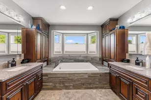 2400 Jennifer Ln, Shakopee, MN 55379 - Photo 29