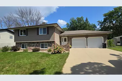 1909 9th Street SW, Austin, MN 55912 - Photo 1