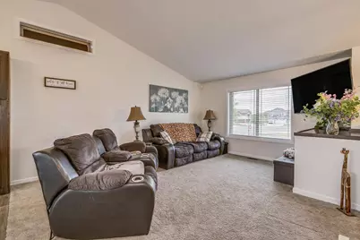 37621 Hawthorne Avenue, North Branch, MN 55056 - Photo 7