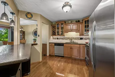10295 Arrowwood Drive, Eden Prairie, MN 55347 - Photo 19