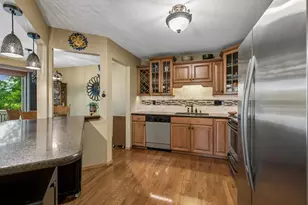 10295 Arrowwood Dr, Eden Prairie, MN 55347 - Photo 19