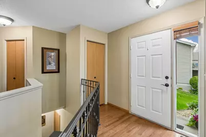 10295 Arrowwood Drive, Eden Prairie, MN 55347 - Photo 7