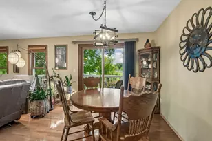 10295 Arrowwood Dr, Eden Prairie, MN 55347 - Photo 15