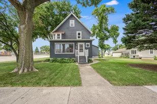 203 N Galbraith St, Blue Earth, MN 56013 - Photo 1