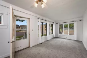 203 N Galbraith St, Blue Earth, MN 56013 - Photo 3