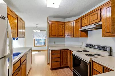 6604 Upper 23rd Street N, Oakdale, MN 55128 - Photo 11