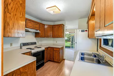 6604 Upper 23rd Street N, Oakdale, MN 55128 - Photo 13