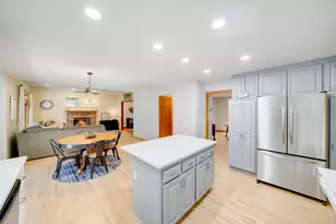 3757 Bayberry Ln, Eagan, MN 55123 - Photo 7