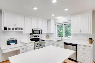 3757 Bayberry Ln, Eagan, MN 55123 - Photo 5