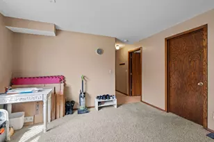 4100 Jordan Ave N, New Hope, MN 55427 - Photo 17