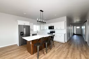 2607 36th Ave S, Moorhead, MN 56560 - Photo 3