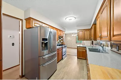 2721 June Avenue N, Golden Valley, MN 55422 - Photo 9