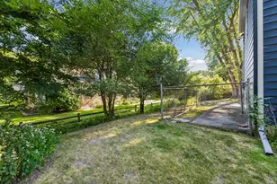 511 Janalyn Cir, Golden Valley, MN 55416 - Photo 35