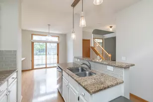 15573 Garnet Way, Apple Valley, MN 55124 - Photo 9