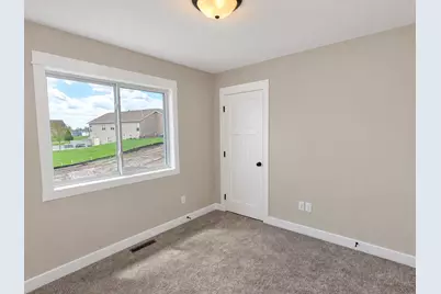 2405 Lake Avenue, New Ulm, MN 56073 - Photo 15