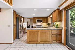20 Deer Hills Dr, North Oaks, MN 55127 - Photo 11