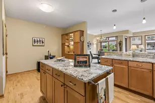 5225 Grandview Square, Edina, MN 55436 - Photo 17