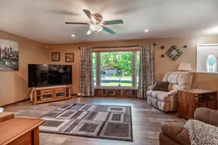 101 W Hillside Ave, Fergus Falls, MN 56537 - Photo 9