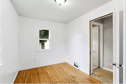 242 Park Street W, South Saint Paul, MN 55075 - Photo 17