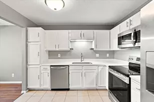 10943 Quebec Ave S, Bloomington, MN 55438 - Photo 11