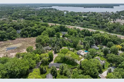 355 Margaret Circle, Wayzata, MN 55391 - Photo 15