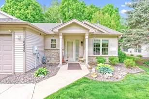 10850 Woodland Dr, Chisago City, MN 55013 - Photo 7