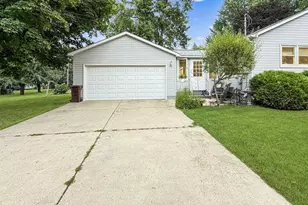 721 S 11th St, Montevideo, MN 56265 - Photo 3
