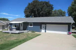 303 E 4th Ave, Beaver Creek, MN 56116 - Photo 1