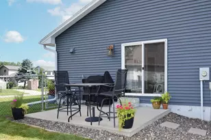 882 115th Ave NE, Blaine, MN 55434 - Photo 3