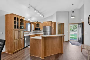 1258 Westbrook Cir, Alexandria, MN 56308 - Photo 7