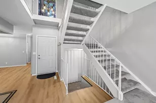 5815 Lake Curve Ln, Brooklyn Center, MN 55429 - Photo 5