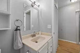 5815 Lake Curve Ln, Brooklyn Center, MN 55429 - Photo 19