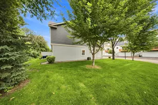 12226 River Valley Dr, Burnsville, MN 55337 - Photo 25