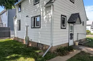901 8th Ave SW, Austin, MN 55912 - Photo 5