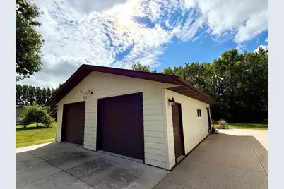 40624 Highway 11, Roseau, MN 56751 - Photo 3